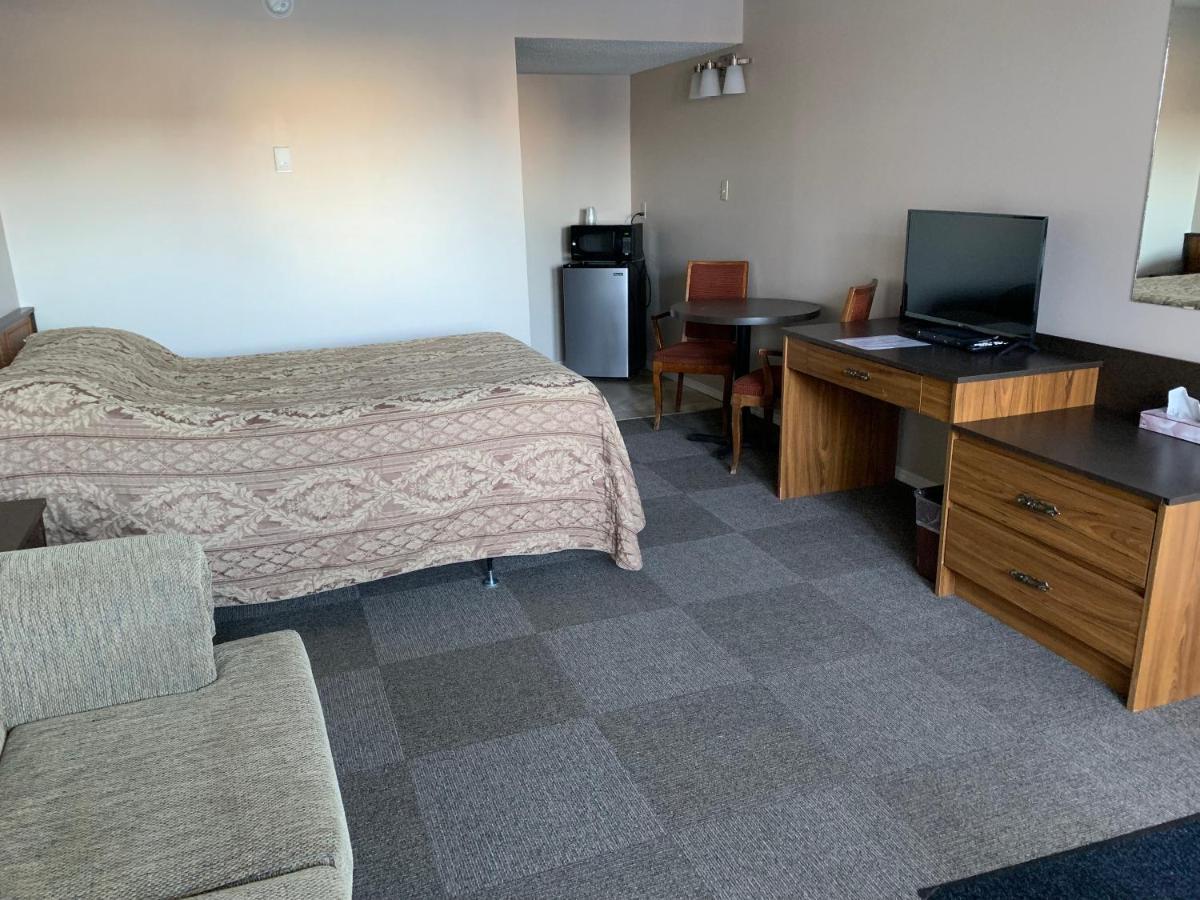 Airways Motel Cold Lake Extérieur photo