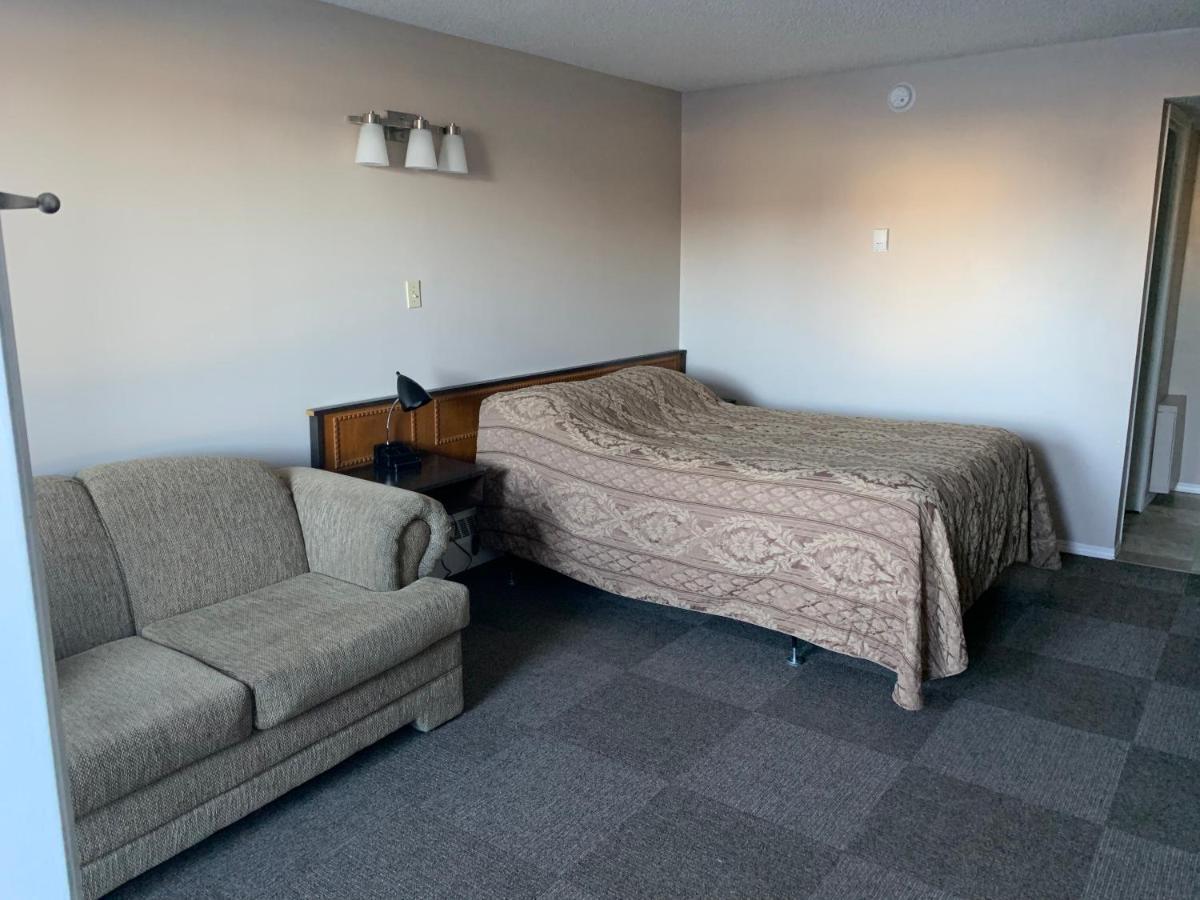 Airways Motel Cold Lake Extérieur photo